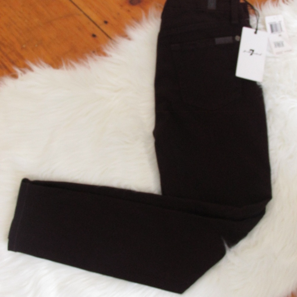 7FAMK  NWT Cranberry Skinny Jeans Sz 25 E73